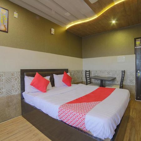 Oyo Flagship Hotel Chandani Rāipur Exteriör bild