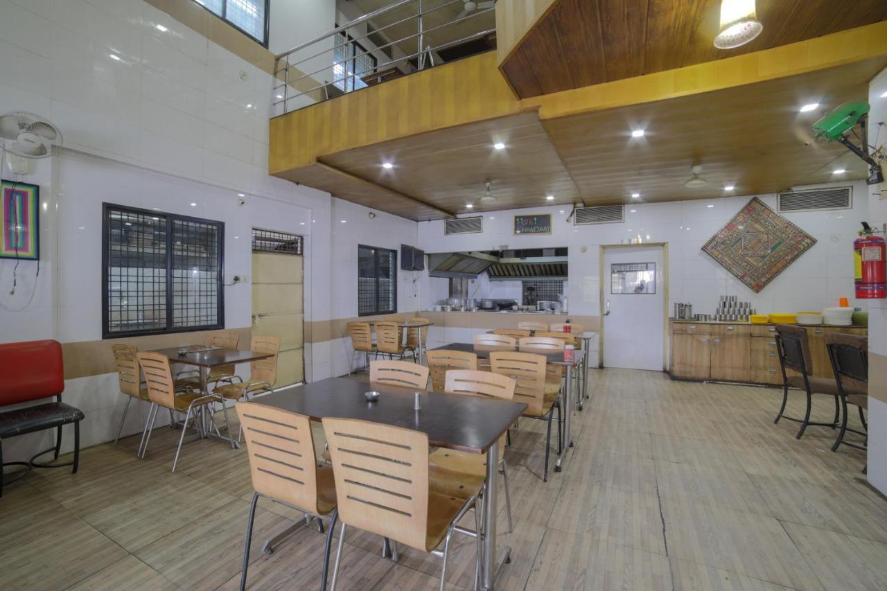 Oyo Flagship Hotel Chandani Rāipur Exteriör bild