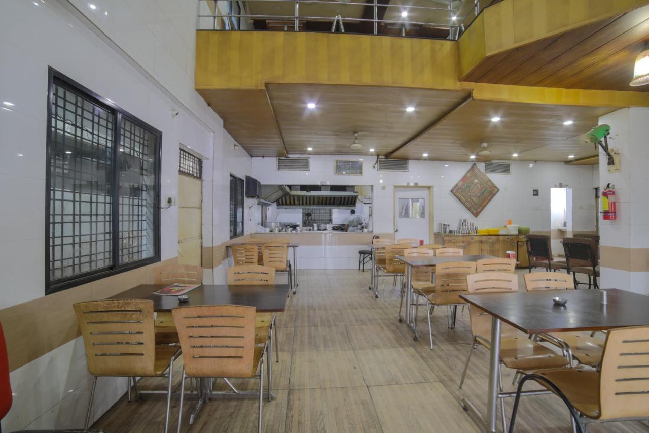 Oyo Flagship Hotel Chandani Rāipur Exteriör bild