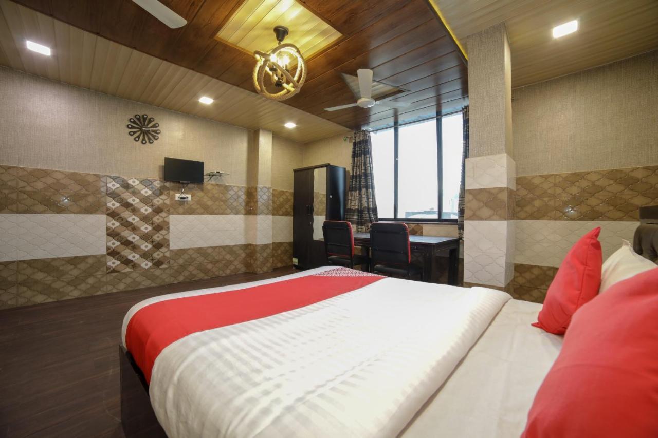 Oyo Flagship Hotel Chandani Rāipur Exteriör bild