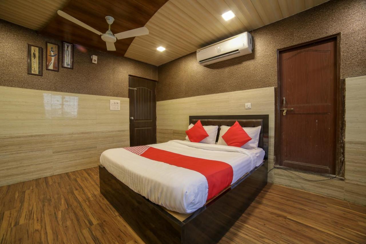 Oyo Flagship Hotel Chandani Rāipur Exteriör bild